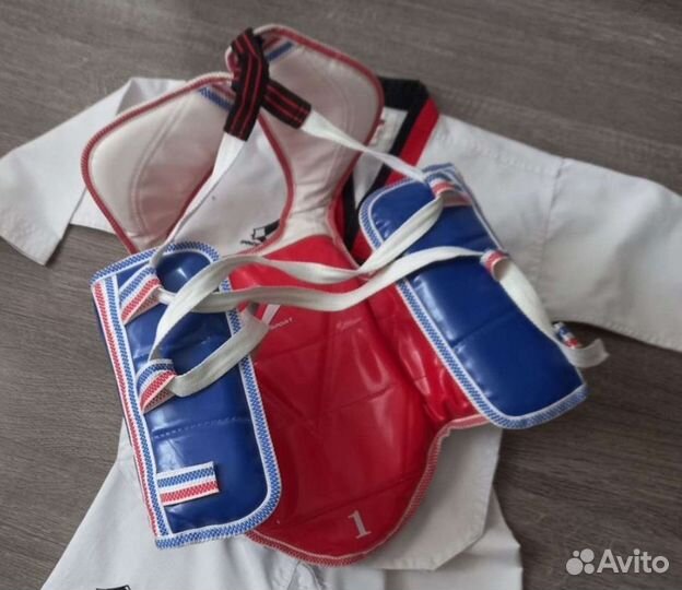 Жилет для тхеквондо