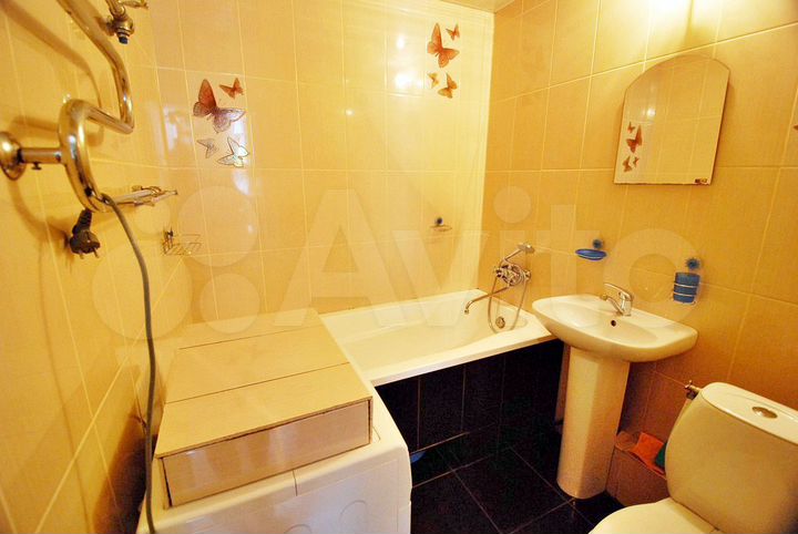 2-к. квартира, 52 м², 1/2 эт.