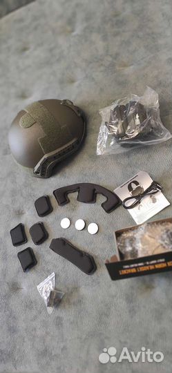 Шлем и наушники