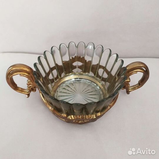 Ваза конфетница на металлической подставке