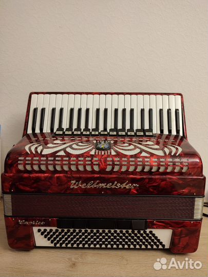 Аккордеон weltmeister caprice 4/4