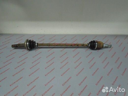 Nissan 39600-8H510 Вал приводной в сборе задний