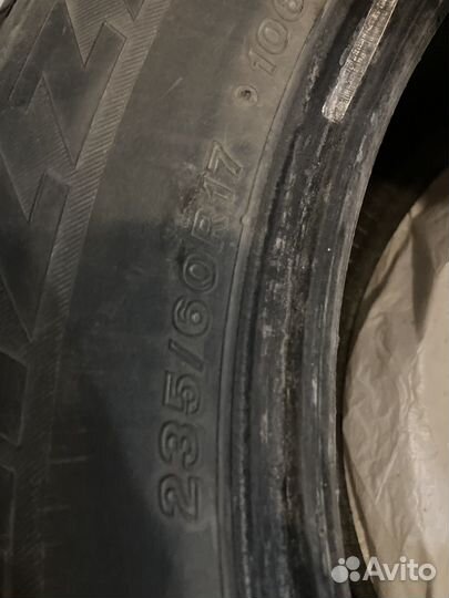Bridgestone Blizzak Spike-01 235/60 R17 106T