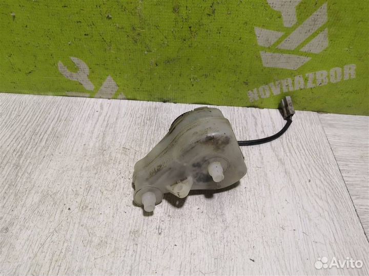 Бачок главного тормозного цилиндра Тойота Карина