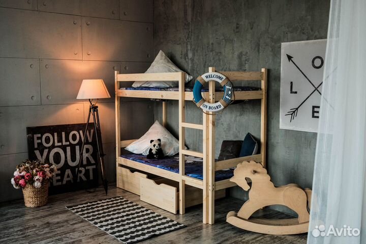 Двухъярусная кровать из массива