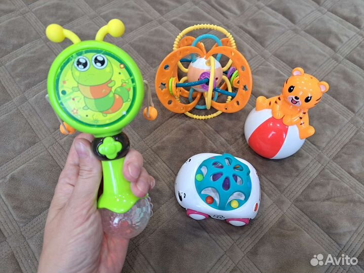 Развивающие игрушки для малышей пакетом