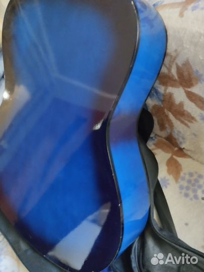 Акустическая гитара