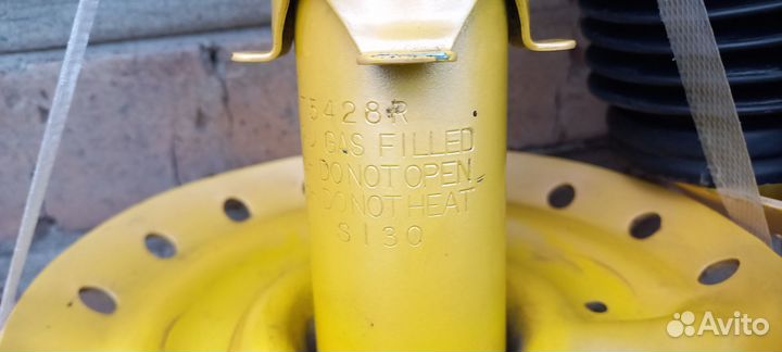 Передние стойки