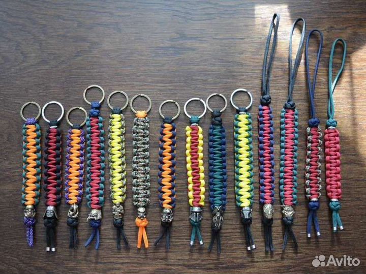 Брелок темляк из паракорда с бусиной