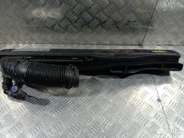 Воздухозаборник Volkswagen Golf 7 CJZ 1.2T