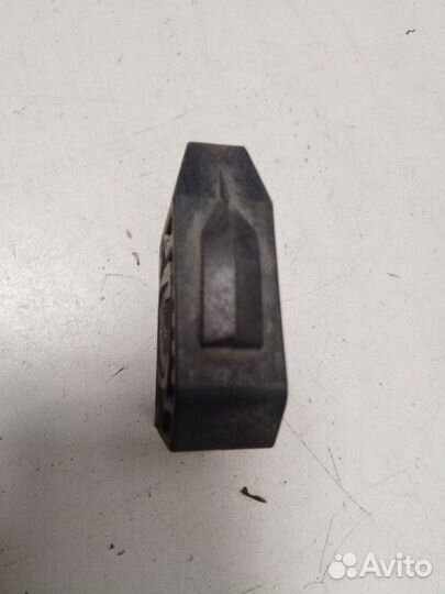 Кронштейн радиатора Volkswagen Bora 1997-2005