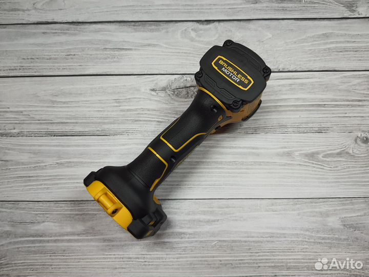 Винтоверт DeWalt DCF850 208Нм Европа оригинальный