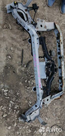 Рамка радиатора Nissan Bluebird Sylphy G11