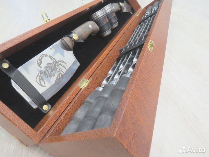 Шампура в чемодане с двумя ножами, новый