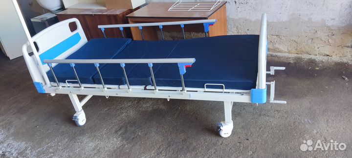 Медицинская кровать Barry с матрасом