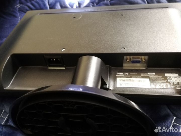 Монитор Philips 19
