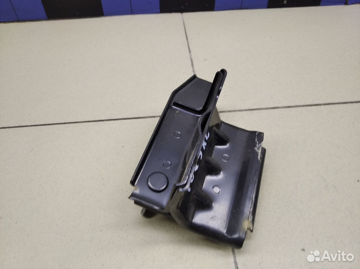 Кронштейн (сопут. товар) Pajero/Montero Sport (KH)