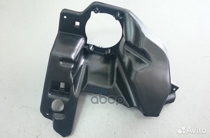 Кронштейн противотуманной фары правый 845000627