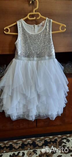 Нарядное белое платье 5-7лет