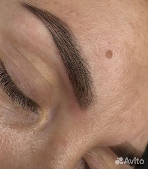 Художественное оформление бровей хной, красной