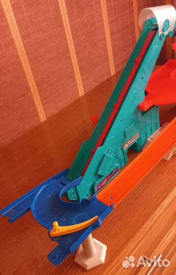 Трек hot wheels