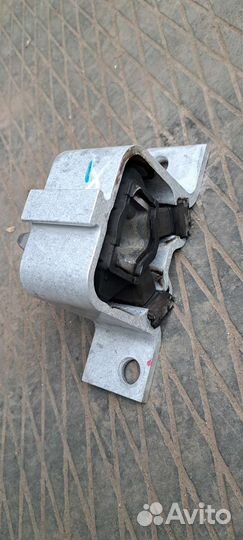 Опора двигателя LADA Largus