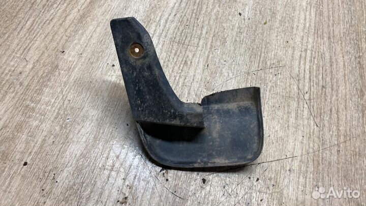 Брызговик Задний Правый Toyota Corolla E120