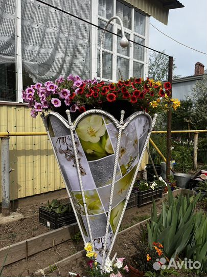 Клумба в виде зонтика