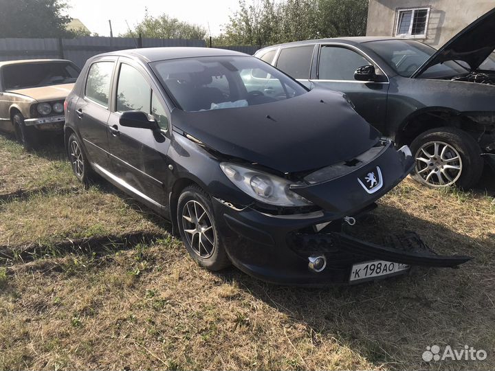 Двери в разборе Peugeot 307
