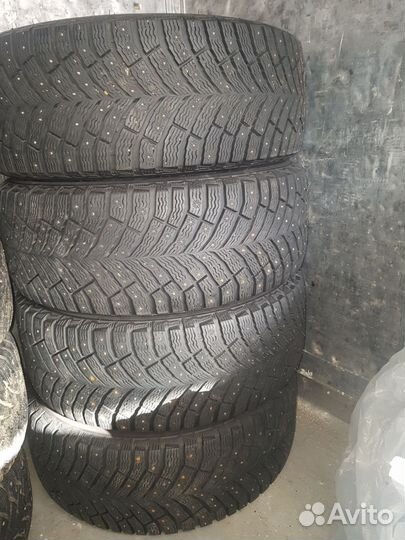 Michelin X-Ice North 4 225/50 R17 T