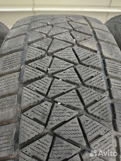 Bridgestone Blizzak DM-V2 235/60 R18 107S