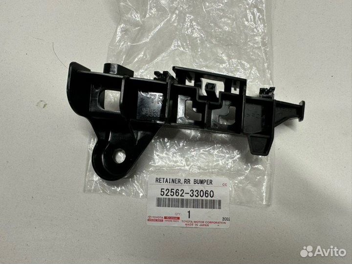 Кронштейн фонаря задний правый Тoyota Camry V70