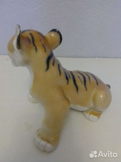 Тигренок Фарфоровая статуэтка лфз без сколов