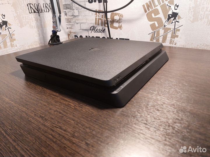 Игровая приставка ps4