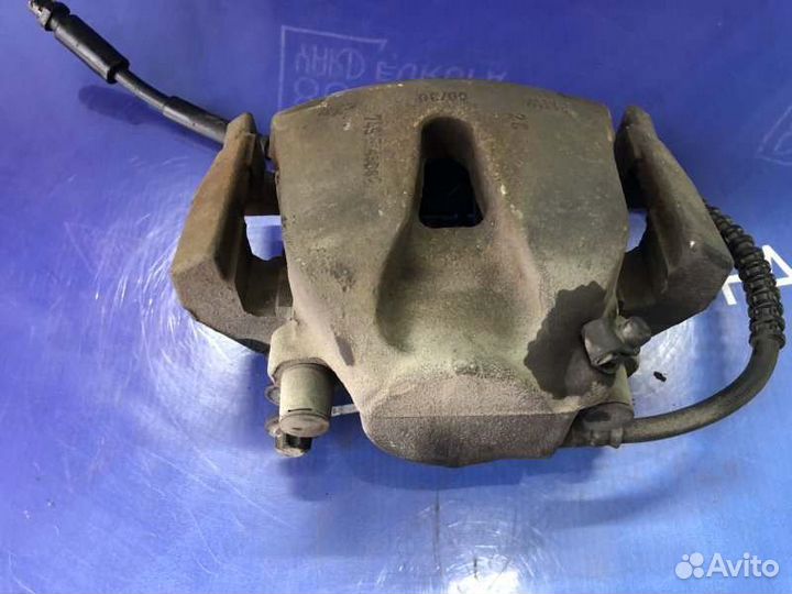 Суппорт передний левый Bmw X5 F15 N57D30A 2014