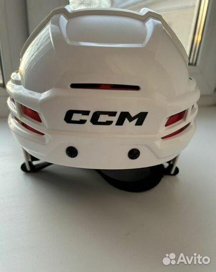 Хоккейный шлем