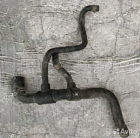 Рено Меган 1 1,6 бензин дорест патрубок охлаждения