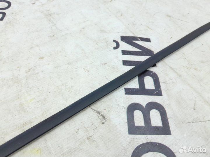 Уплотнитель двери передний левый Lexus Gx460