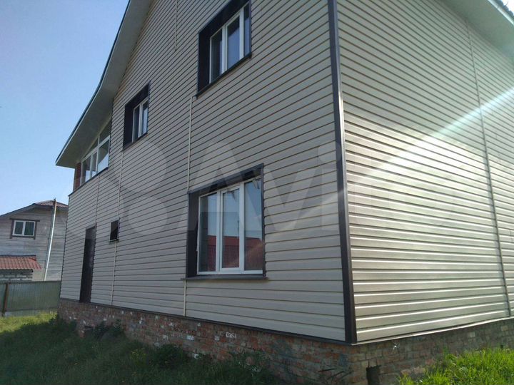 Коттедж 196,6 м² на участке 14 сот.