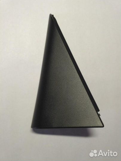 Новый угoлoк двеpи Subаru