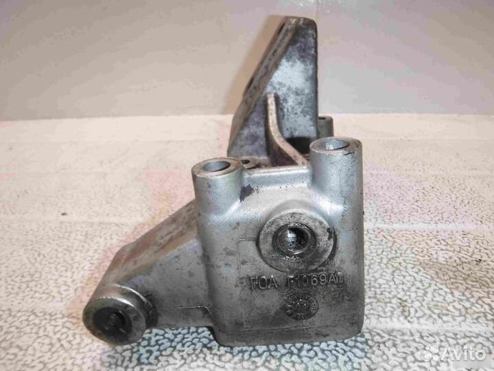 Кронштейн двигателя левый Iveco Daily 4 3.0JTD