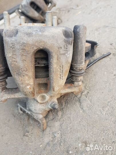 Суппорт задний левый Honda Civic 5d 43019smge02