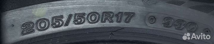 Bridgestone Blizzak VRX2 205/50 R17