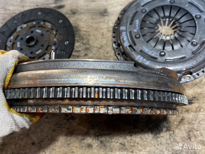 Маховик демпферный Ford Mondeo lll 2.0tdci