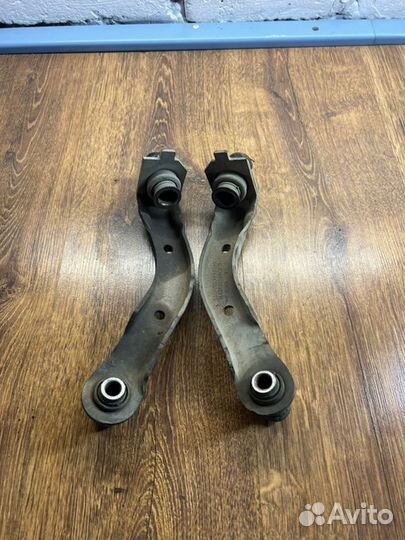 Крепление рычага подвески переднее Nissan Note