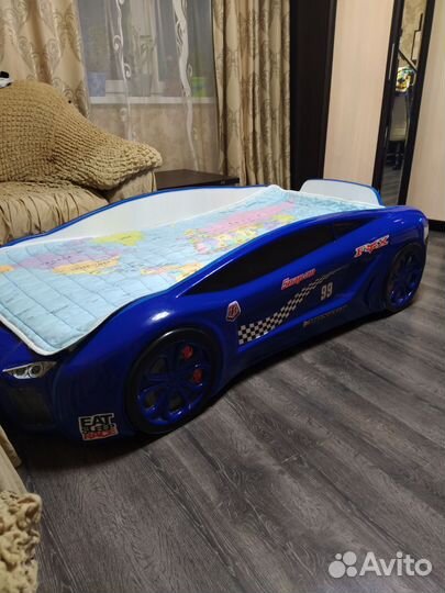 Детская кровать машина