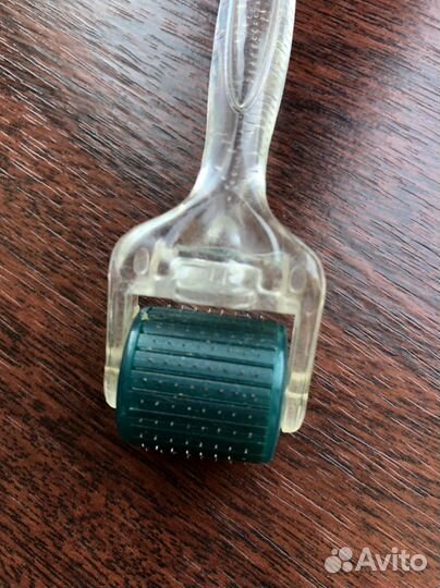 Ролик с иголочками