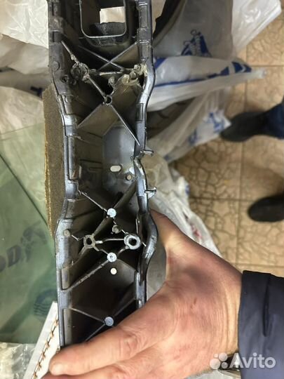 Форд Куга передняя панель телевизор