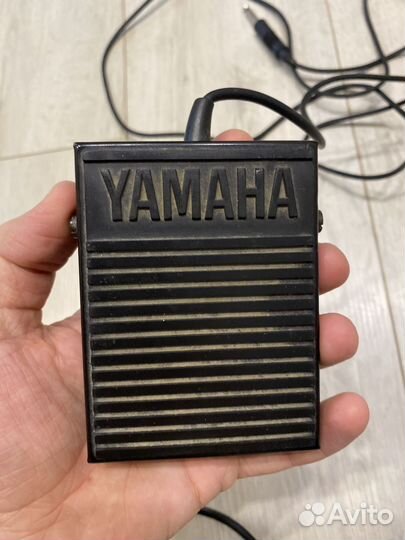 Блок питания и педаль yamaha для синтезатора