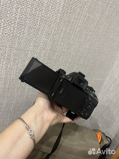 Зеркальный фотоаппарат